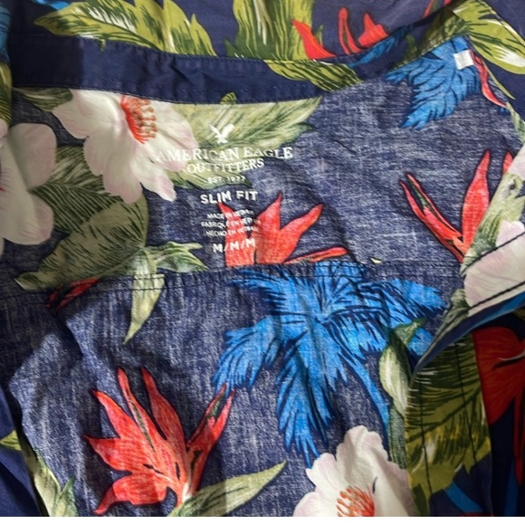 H&M & AE Short Sleeves floral T-Shirts - Picture 7 of 7